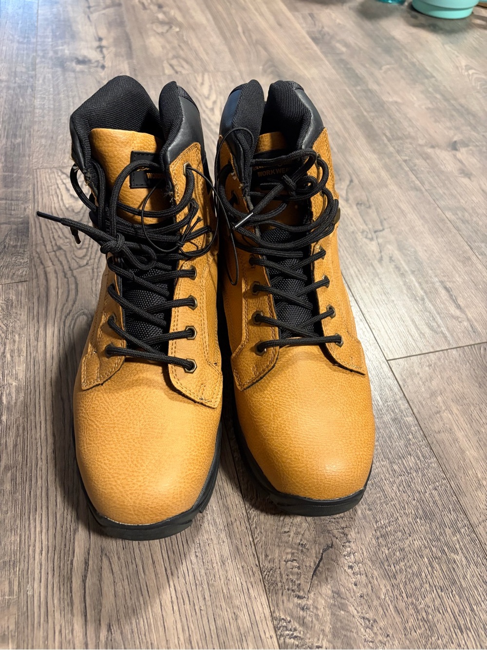 Eddie Bauer Tan and Black Lace-Up Men's Boots